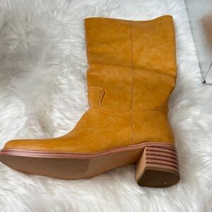 Women’s Mid-Calf Heeled Boot in Mustard
